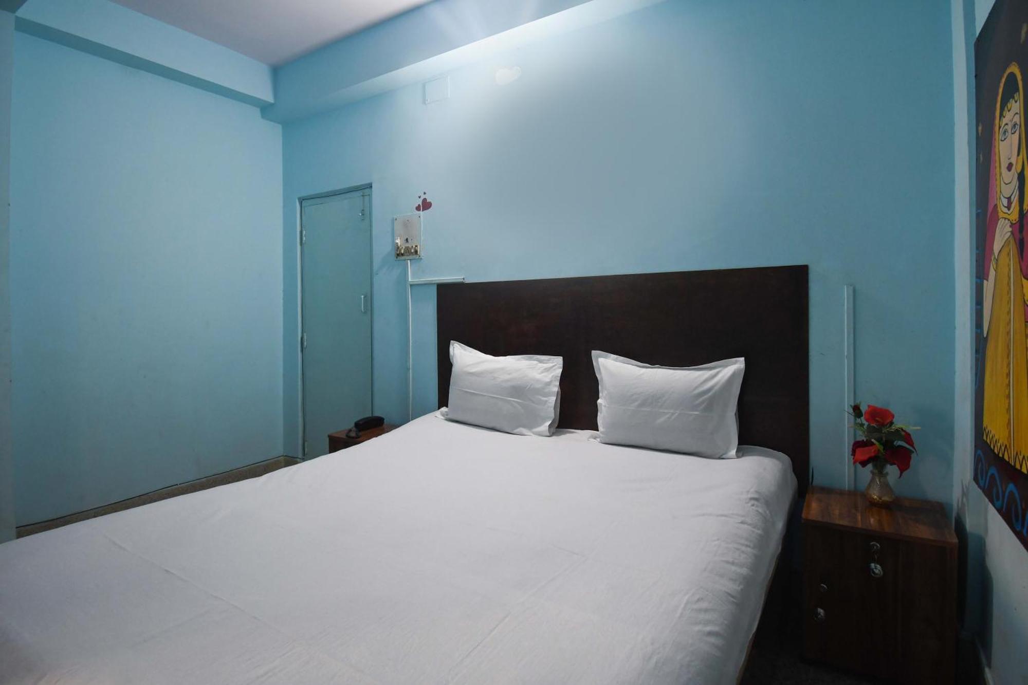Hotel O Blue Cherry Guest House Calcutta Buitenkant foto